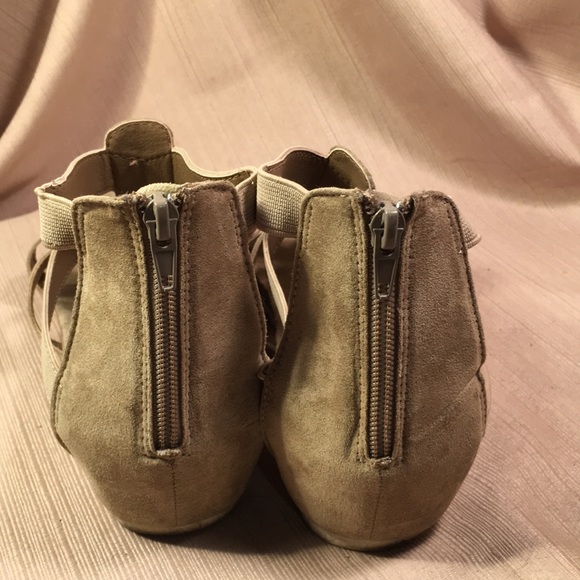 Secret Celebrity elastic gladiator sandals - Picture 3 of 8